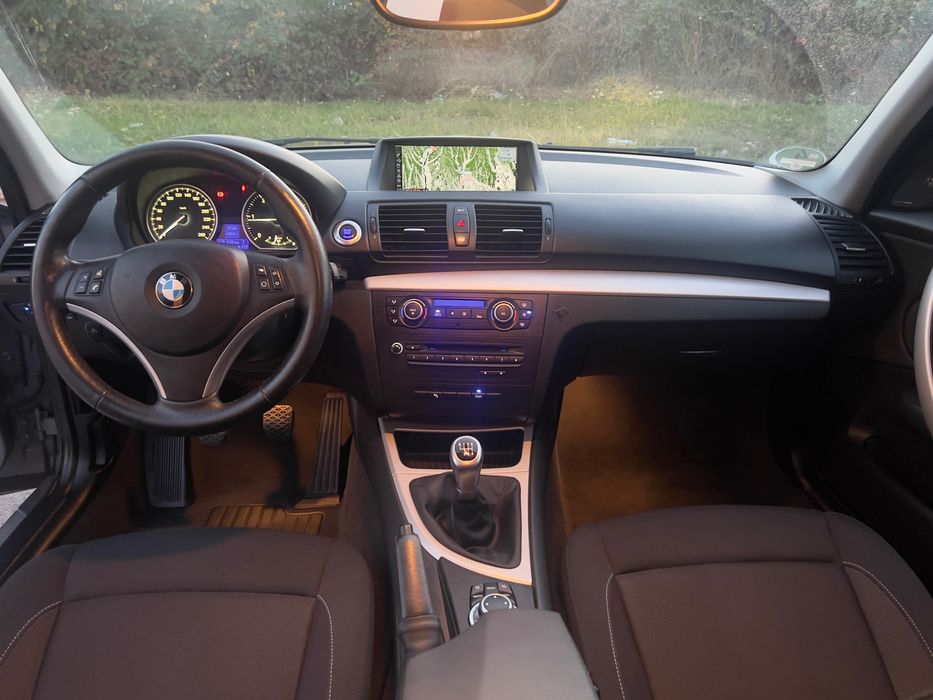 BMW Seria 1 / 123d / Bi-Turbo 204 Cp / Incalzire volan / Harman Kardon