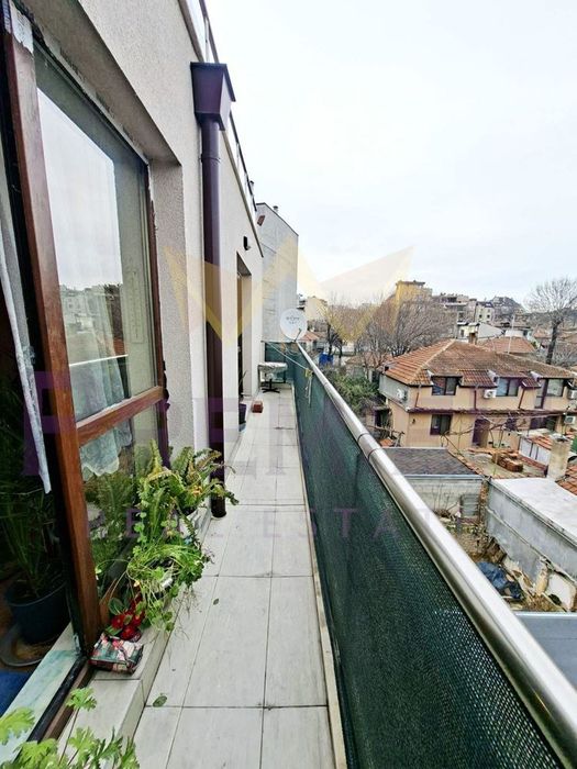 Продава се Двустаен апартамент в Варна, Колхозен пазар - 63 кв.м за 1101 €/кв.м - Снимка #4