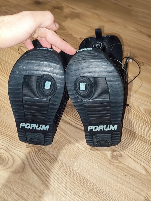 Boots snowboard marca Forum cu sistem de închidere Boa.