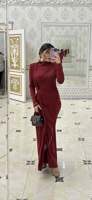Разгрузка вечерних платьев. По 5тыч