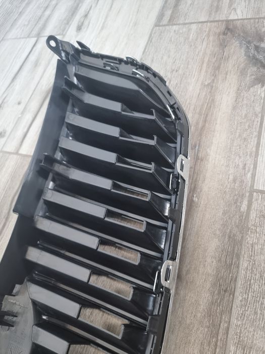 Grila cromata bara fata/ radiator / capota Skoda Superb 2 2008-2013