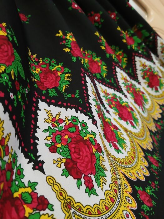 Rochie gipsi ,mărime universală nouă, foarte frumoasă!!!