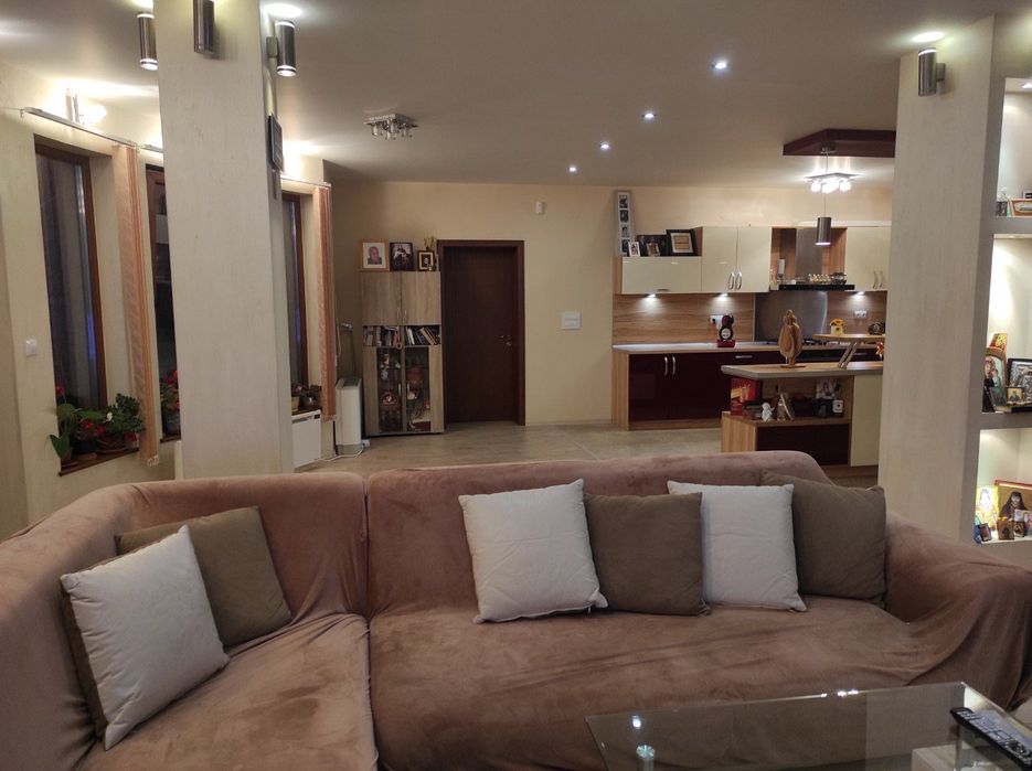 Продава се Къща в Стара Загора, Железник - център - 253 кв.м за 2372 €/кв.м - Снимка #8