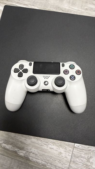 Playstation 4 (ps4) pro