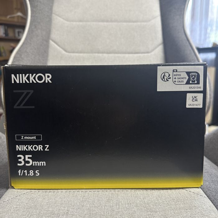 Nikon NIKKOR Z 35mm f/1.8 S.