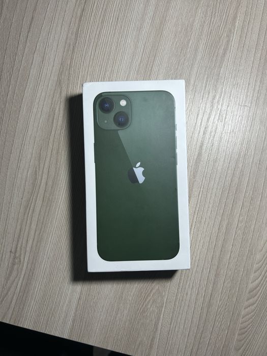 Айфон 13 в зеленом цвете