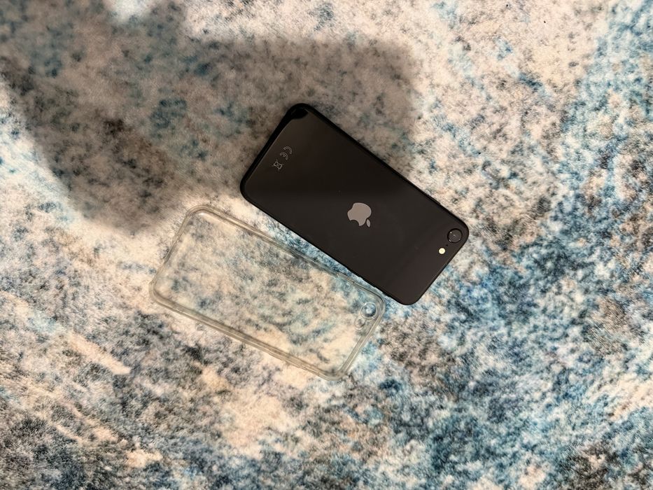 Iphone se in stare foarte buna