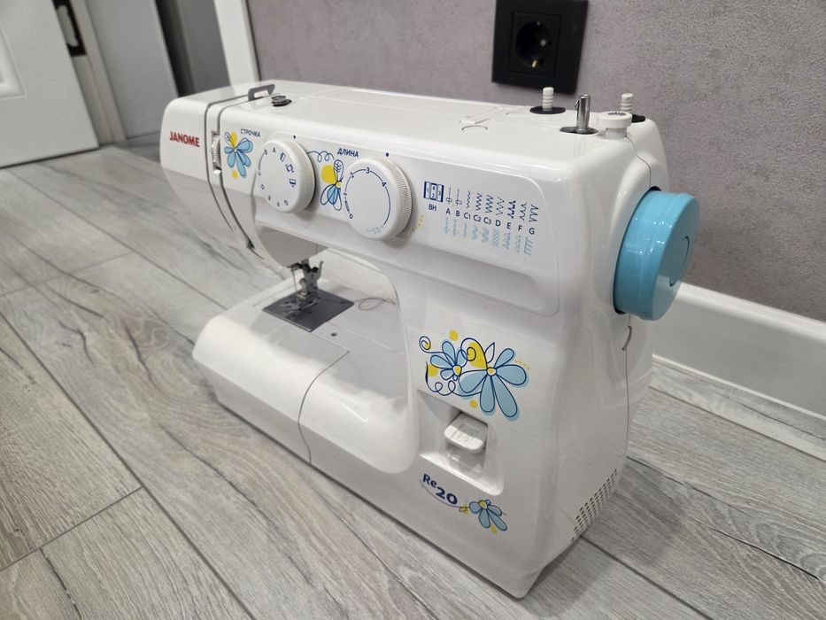 Швейная машинка Janome RE20