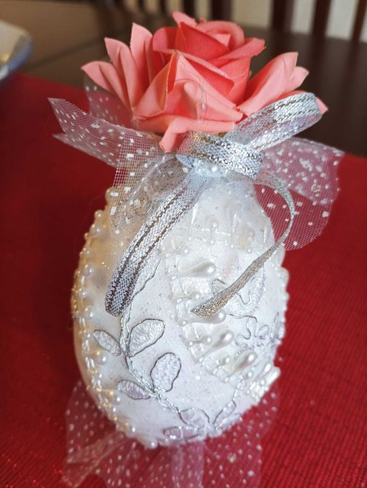 продавам декоративни великденски яйца и венци