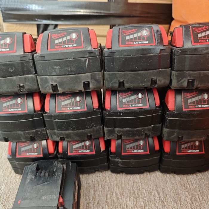 Milwaukee RED 5ah 18 v M18B5 5ач Батерия 18 волта M18