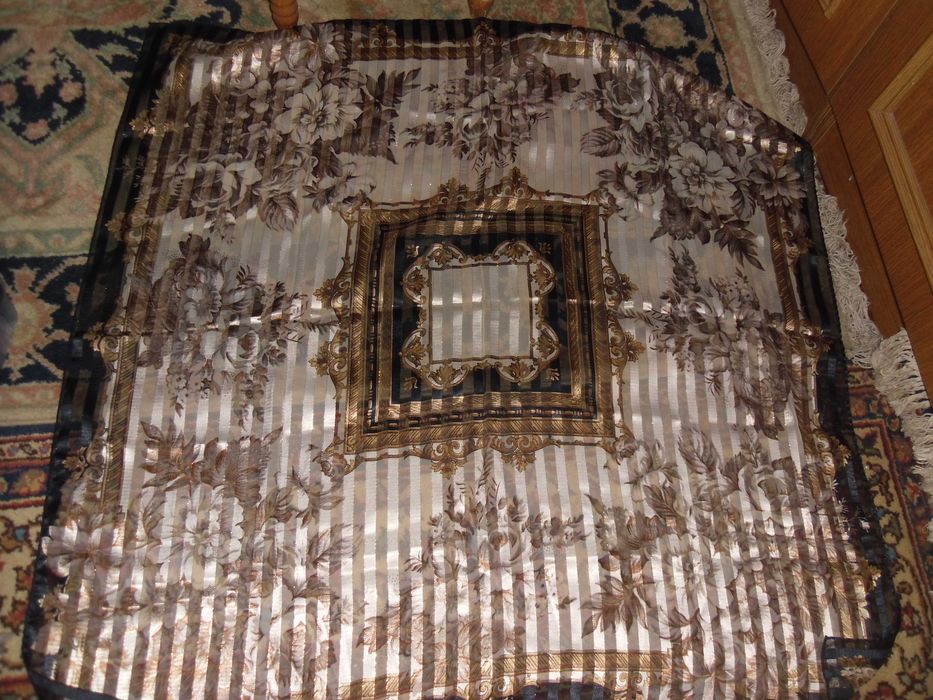 Batic mare ,cu flori