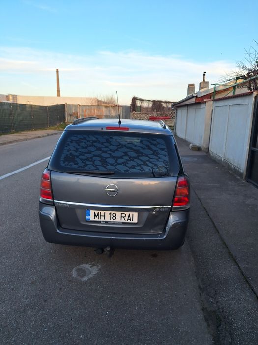 De  vanzare OPEL ZAFIRA B