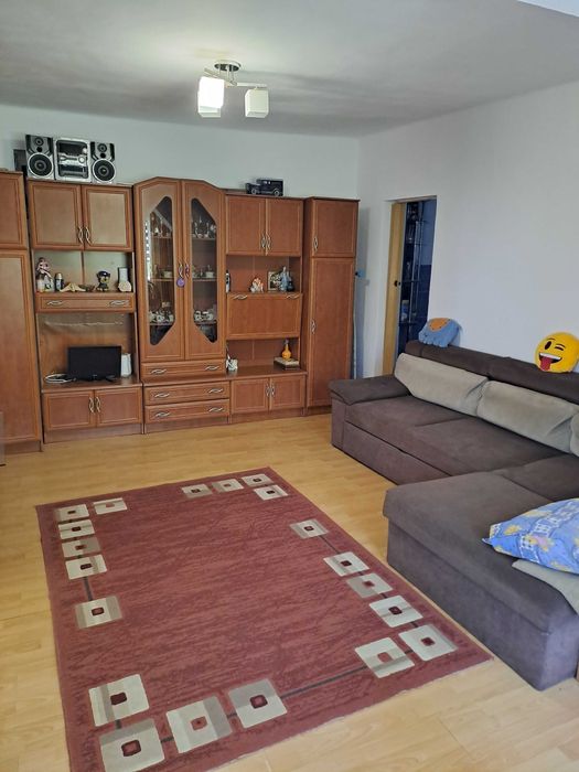 PF dau în chirie casă în someseni zona pod ira