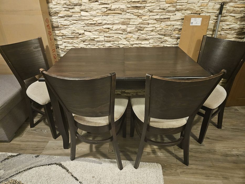 Разтегателна трапезна маса компект със столове