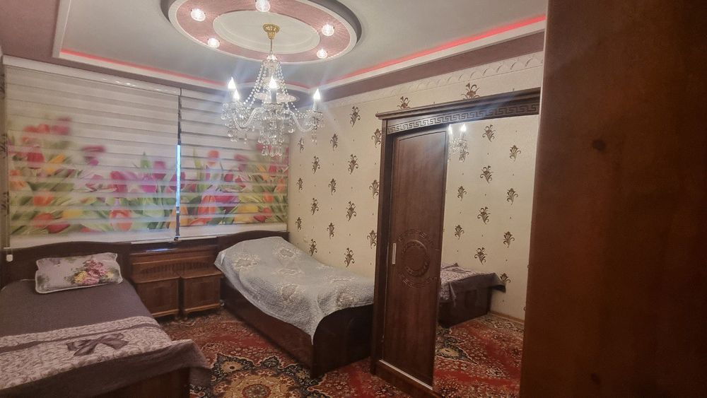 Uy sotiladi Dom 5 xona