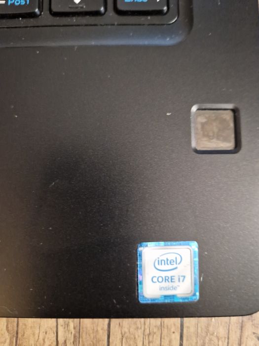 Vand Laptop DELL Latitude 5480,  I7 gen 6,8gb ram, 256 ssd, Nvidia 930MX