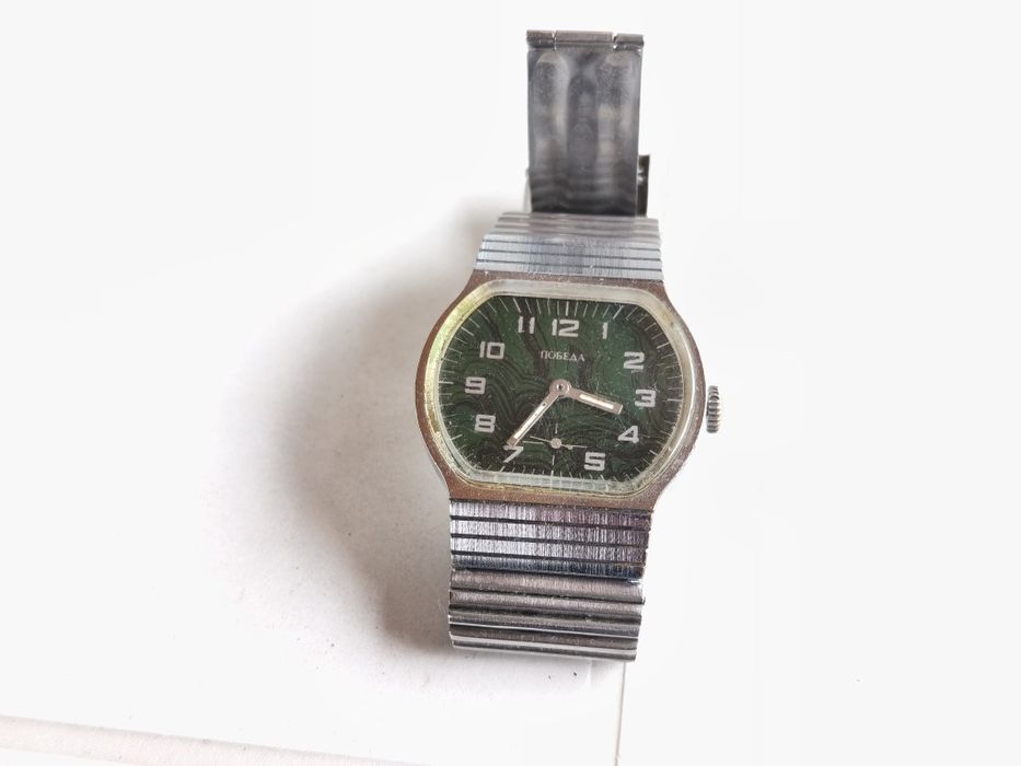 Механичен часовник Победа / зелен циферблат