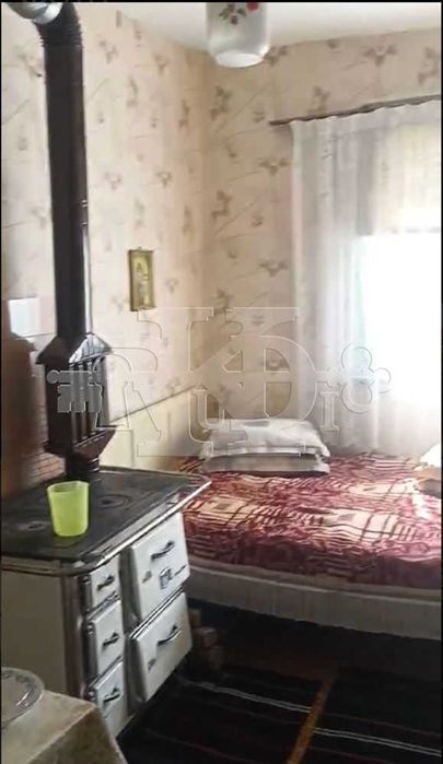 Полковник Иваново, общ. Добрич, стабилна тухлена къща с двор