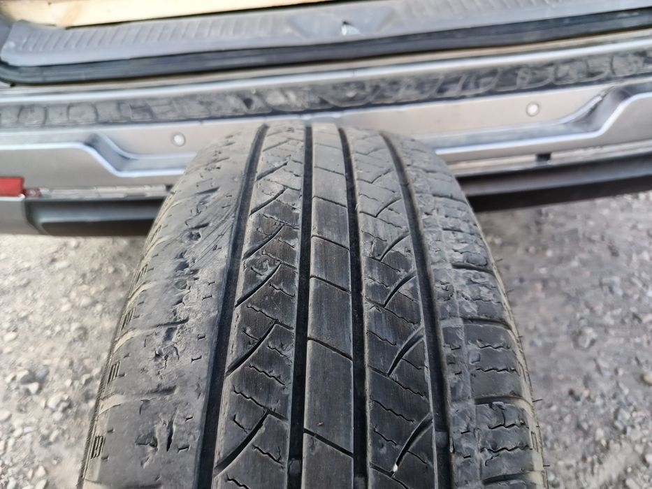 Продам резину 215/70R16