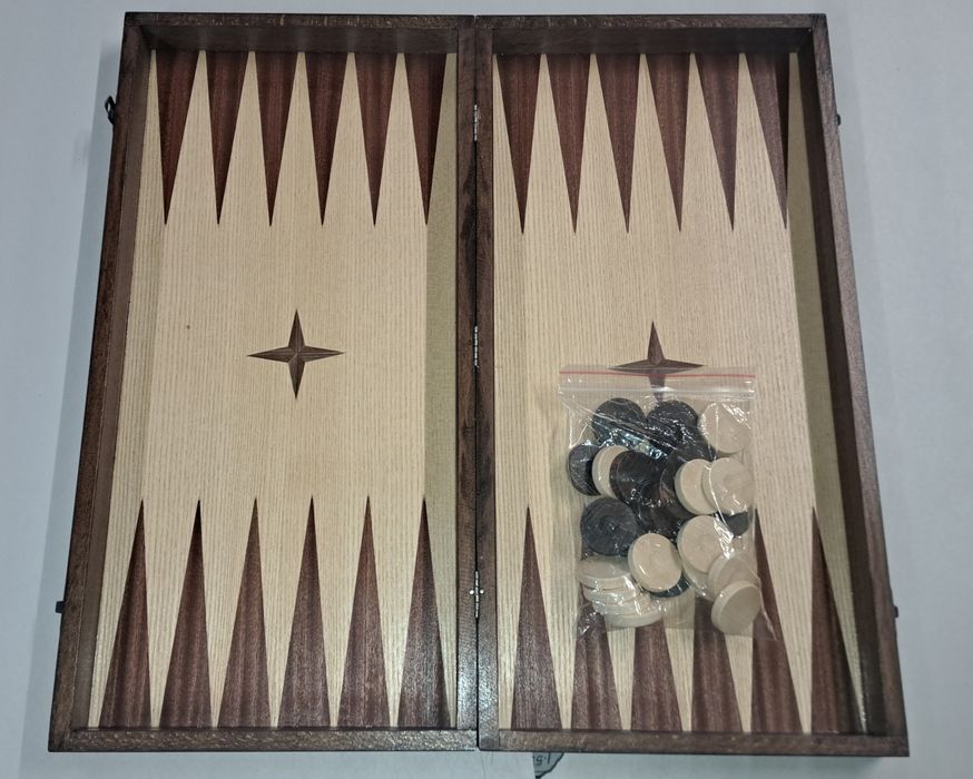 Нови Кутии за Шах и Табла 48×48 см  Орех/Махагон