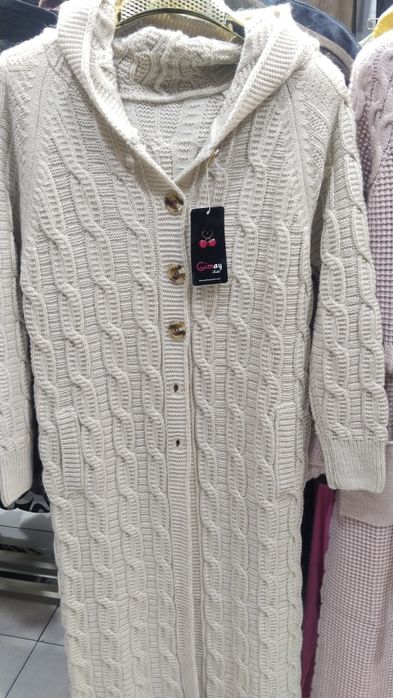 Продается кардиганы вязанные