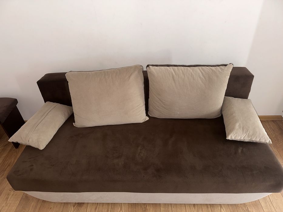 Mobilă completă de vânzare, dormitor si living – pat, dulap, canapea, noptiere + altele