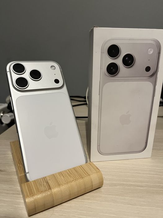 Vand/schimb iPhone 17 PRO ( CA NOU )/GARANTIE