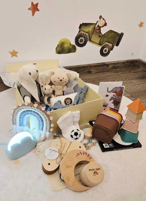 Baby box complet • Jucarii + ingrijire + decor