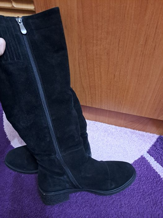 Зимние замшевые сапоги.