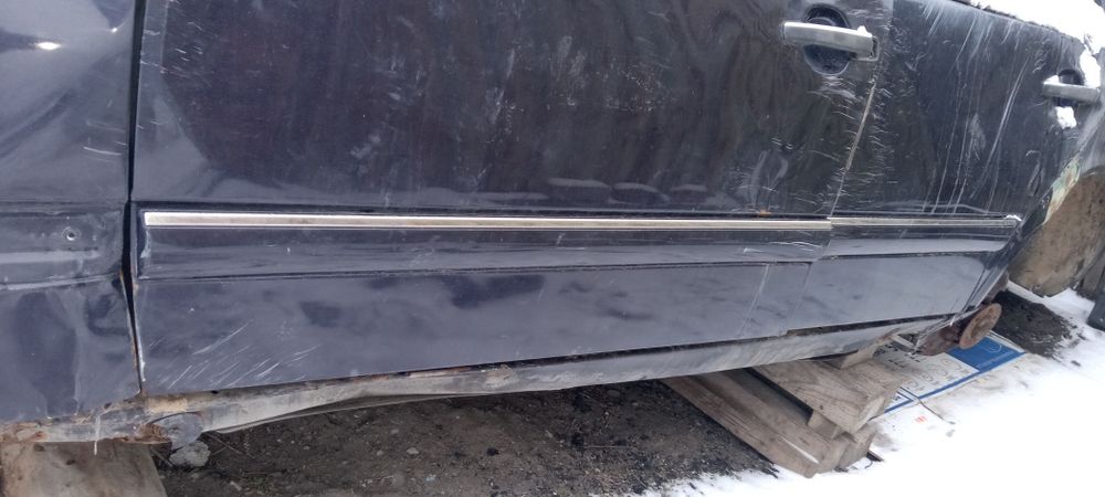 Молдинги Мерседес 210