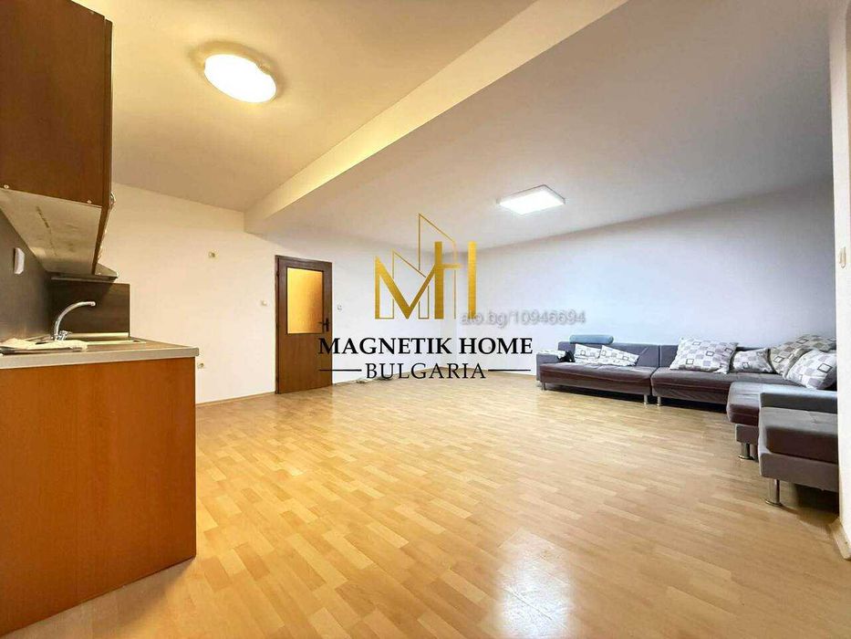 Просторен НЕОБЗАВЕДЕН тристаен до у-ще Иван Вазов в ж.к. Възраждане