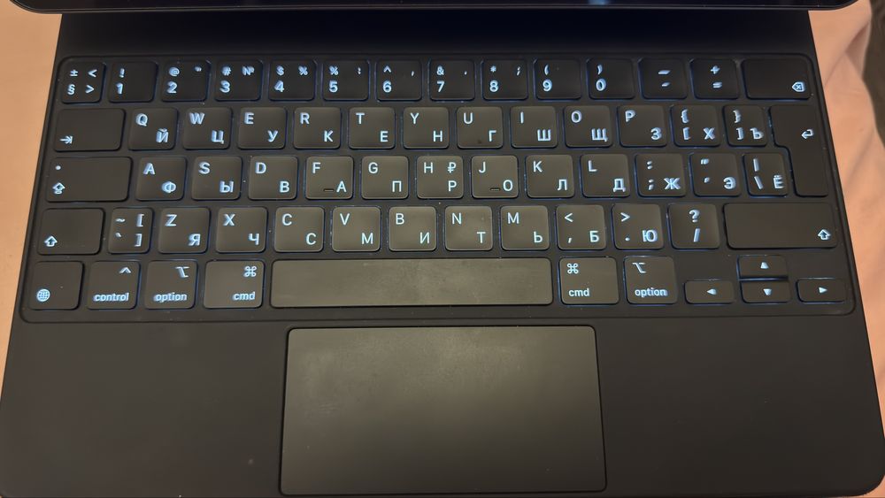 Клавиатура Apple Magic Keyboard для iPad 12.9
