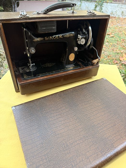 Masina de cusut manuala SINGER 99K, circa 1936, cu valiza – vintage
