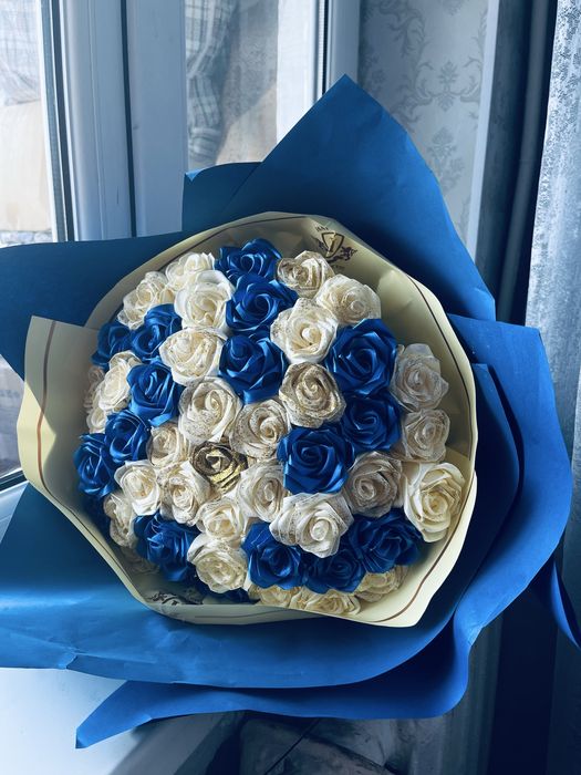 атласные розы 50 штук