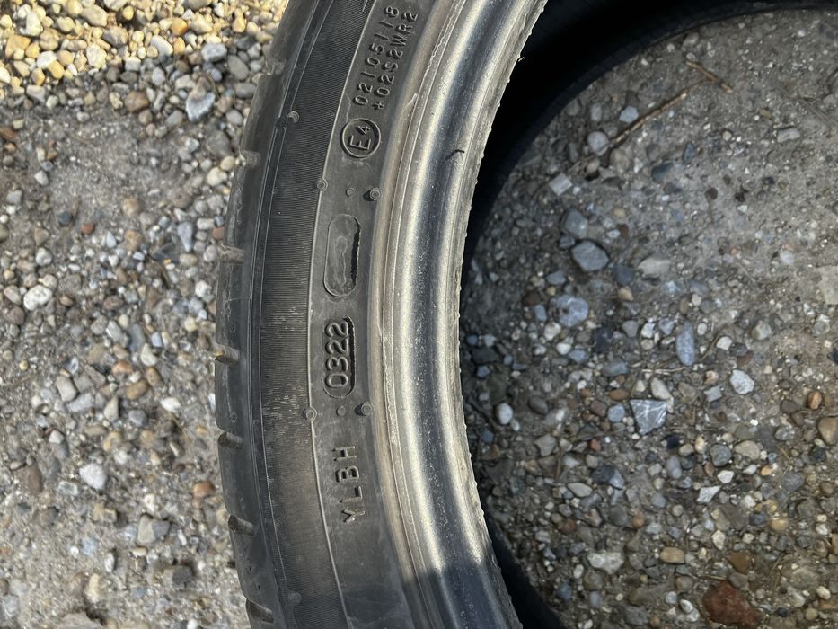 Една гума 255/35/18