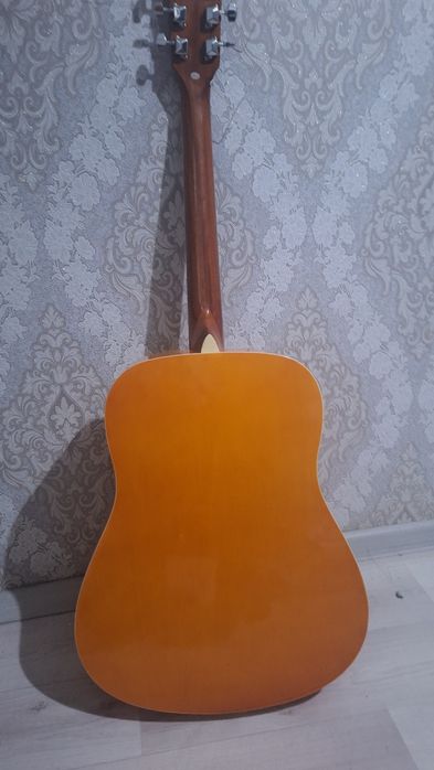 акустическая гитара