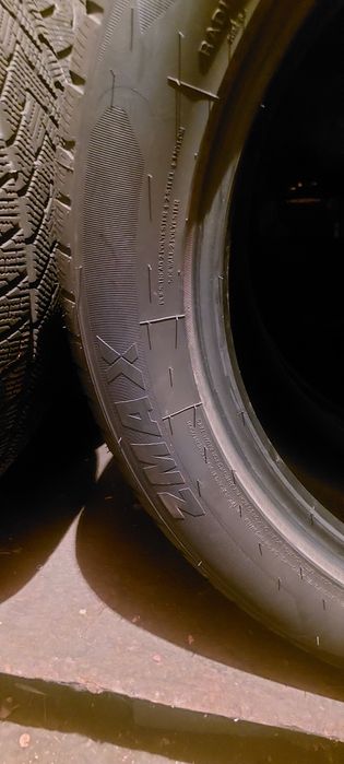 Шины зимние 255/50R20