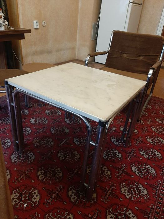 Холна маса с мраморен плот и столове