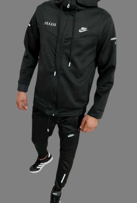 Мъжки летни комплекти. Тениска и къси панталони. Черно и черно с бяло