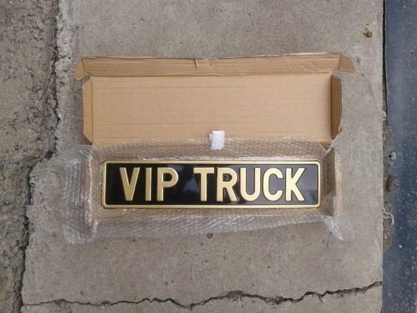 Металлическая табличка VIP TRUCK