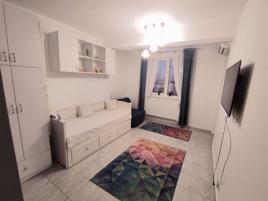 Garsonieră de închiriat – 1 minut de metrou Dimitrie Leonida, parcare