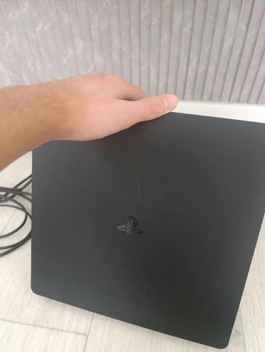 Playstation 4 Slim / Плестейшен 4 слим