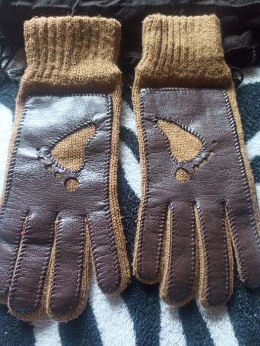 Palarie nepurtata h&m bucket gratuit o eșarfă,mănuși sau fular la aleg