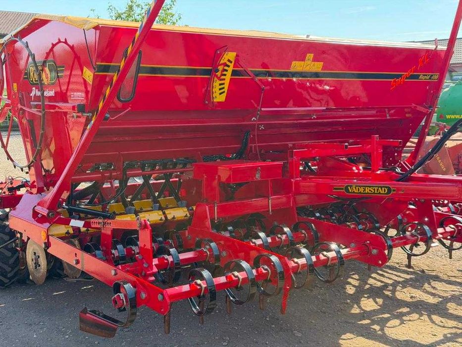 Semanatoare Vaderstad Rapid 400 Super XL an 2015 cu pregatire kuhn Gaspardo Amazone John Deere Case Claas Fendt New Holland