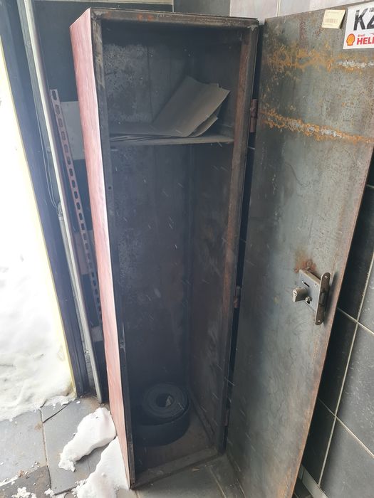 Продам сейф, металлический