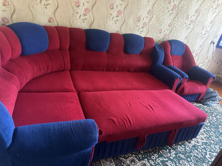 Диван угловой и кресло  мягкое