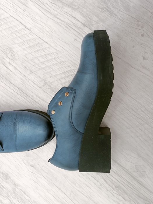 6 пар обуви размер 40