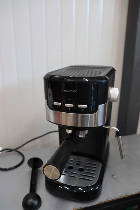 Cecotec 01724 Компактна машина за еспресо Power Espresso 20 Pecan