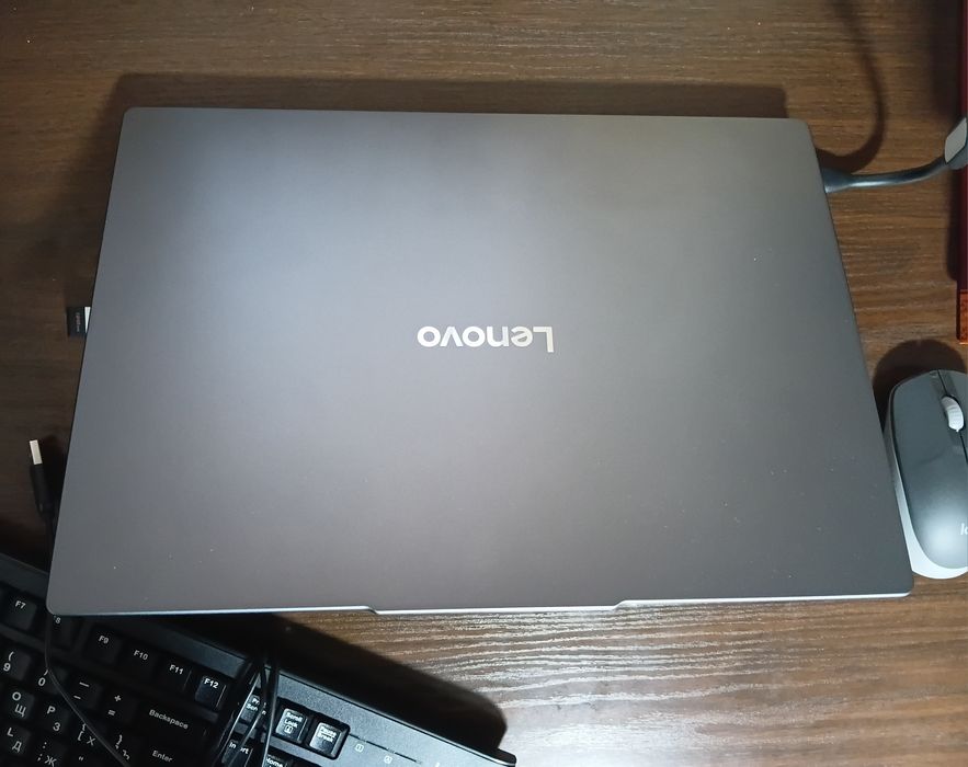 Lenovo IdeaPad Slim 3 15IRH10