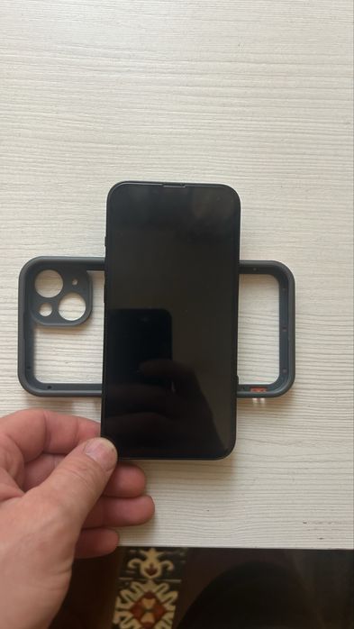 Продам айфон 13